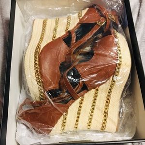 Scrappy Cognac Wedges with Gold Chain Design